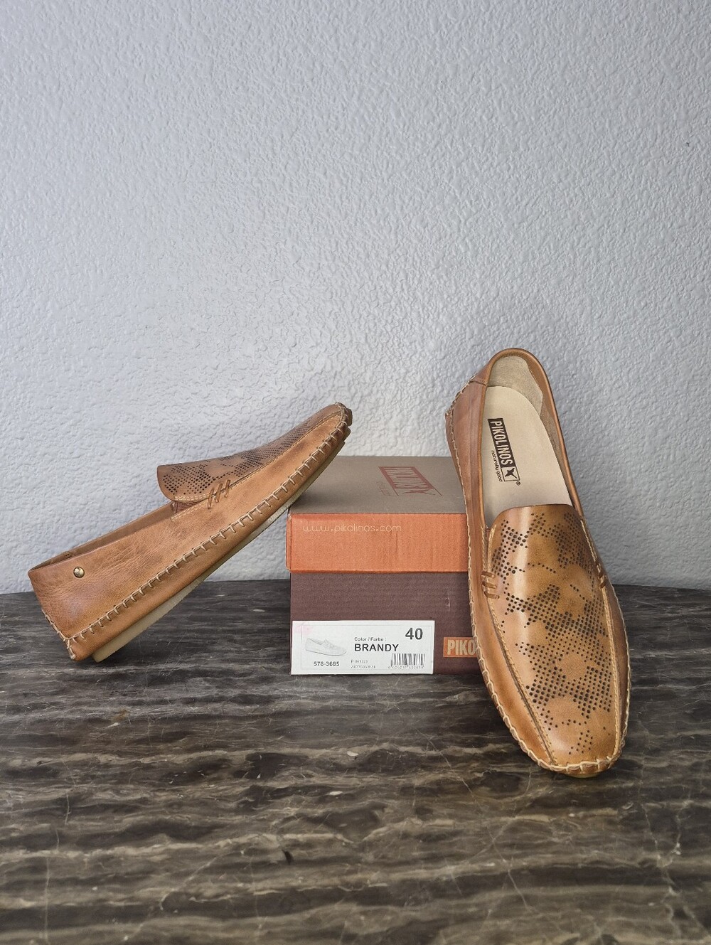 NWB Pikolinos Men's Brandy Slip On Loafers Size: 40 Euro 7 US Black Dot Design